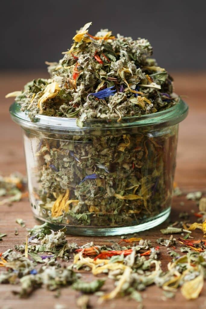 How to Prepare and Use Herbal Teas for Best Results